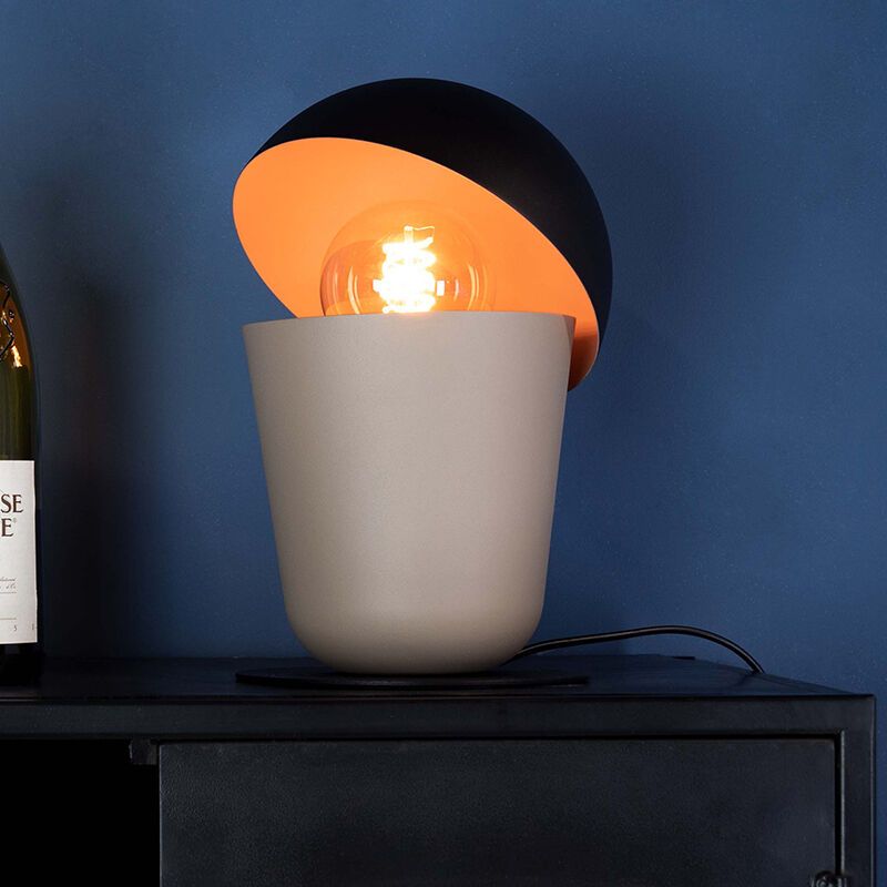 Hliníková industriálna stolová lampa taupeová, Werner, s vypínačom Hliníková industriálna stolová lampa taupeová, Werner, s vypínačom