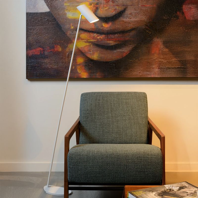 Biela stojaca lampa moderná, Hester, s vypínačom