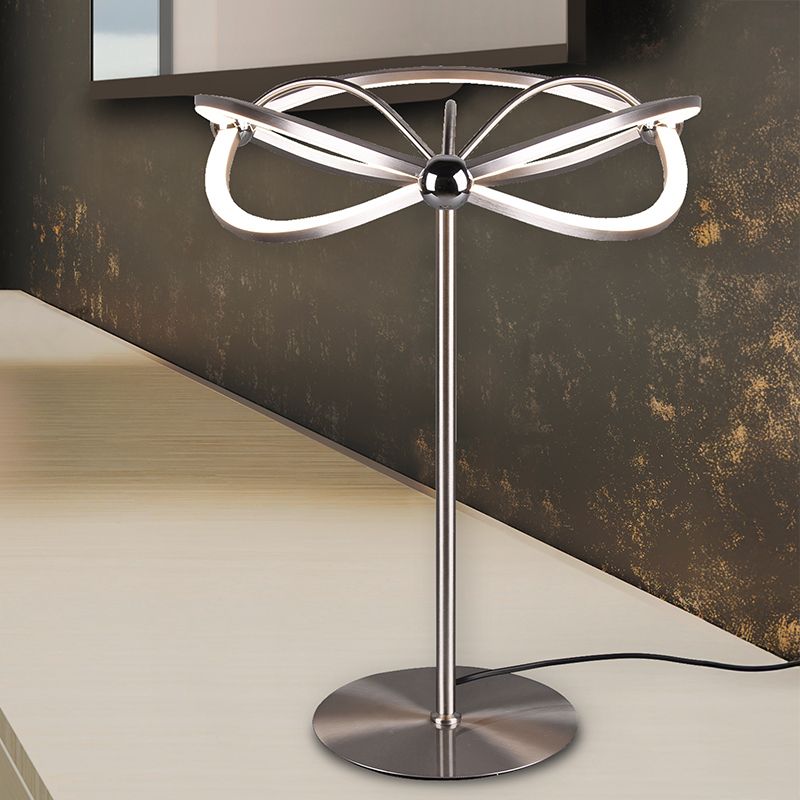 Niklová stolová lampa moderná, Remy, 20 W, LED 3000 K, s vypínačom Niklová stolová lampa moderná, Remy, 20 W, LED 3000 K, s vypínačom