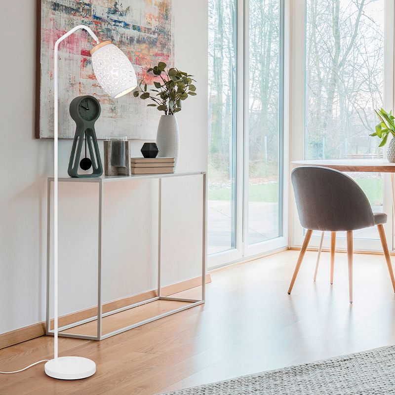 Biela stojaca lampa moderná, Delana, s vypínačom