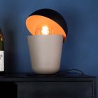 Hliníková industriálna stolová lampa taupeová, Werner, s vypínačom