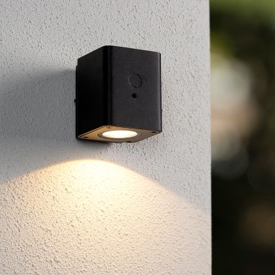 Čierne solárne vonkajšie nástenné svietidlo moderné, Ramin, 1 W, LED 3000 K, IP54