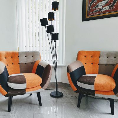 Čierna stojaca lampa moderná, Koge, s vypínačom